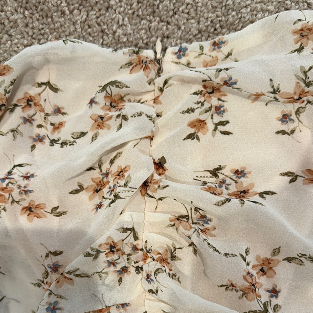 Floral Ruched Dress - Picture 7 of 7